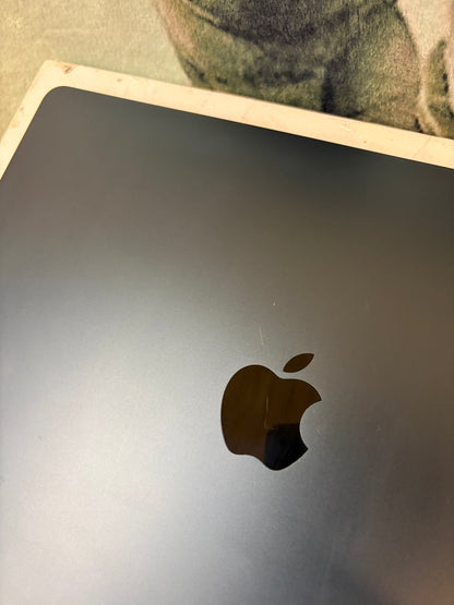 Apple Macbook Air 15 Inch M4 (2025) - Screen/Palmrest ONLY. Faulty