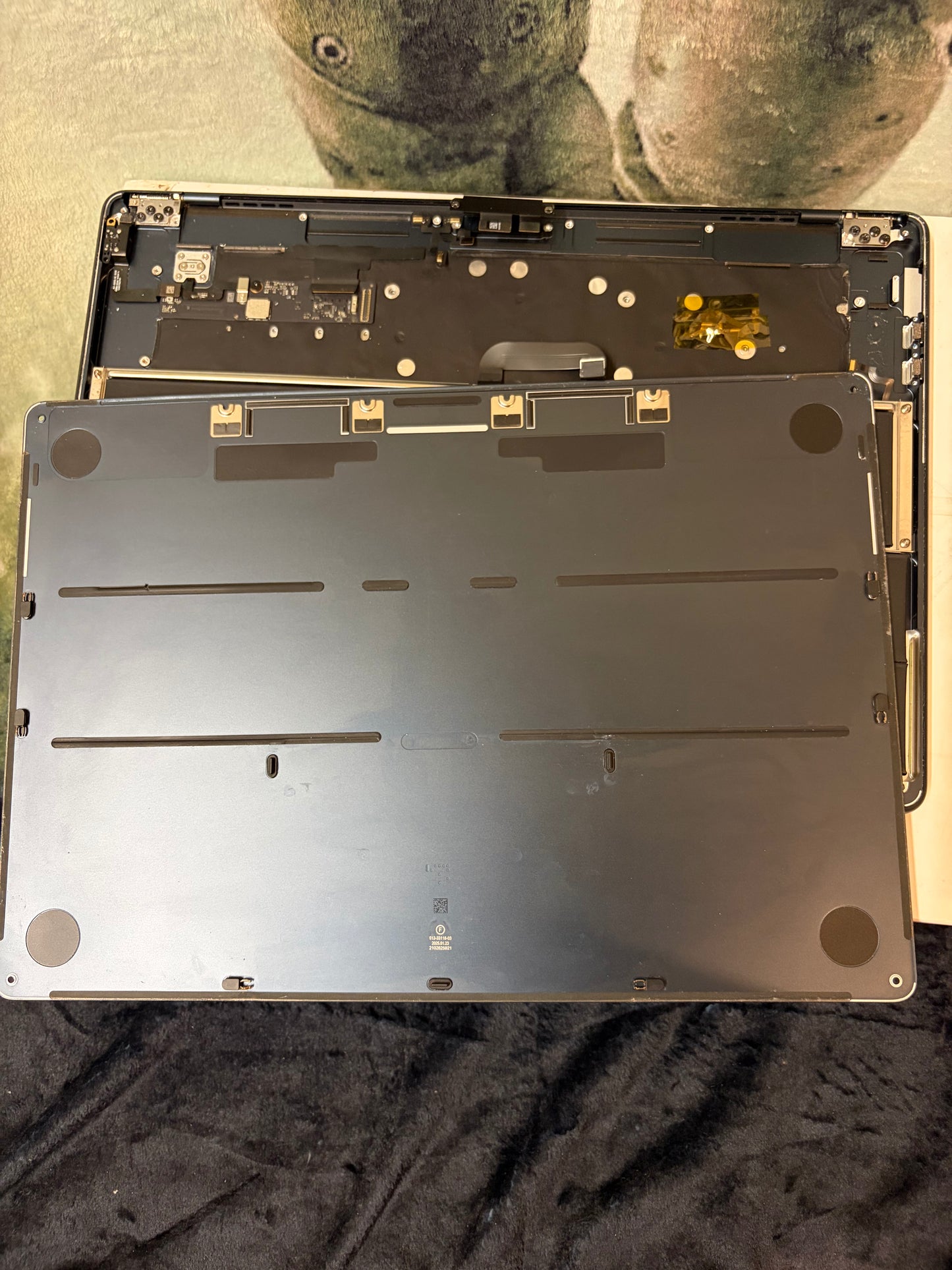 Apple Macbook Air 15 Inch M4 (2025) - Screen/Palmrest ONLY. Faulty