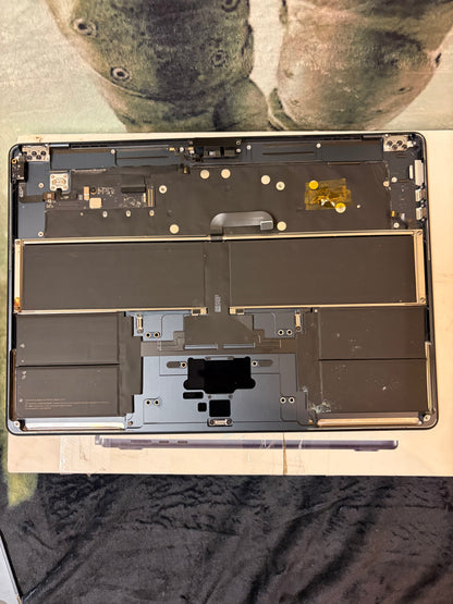 Apple Macbook Air 15 Inch M4 (2025) - Screen/Palmrest ONLY. Faulty