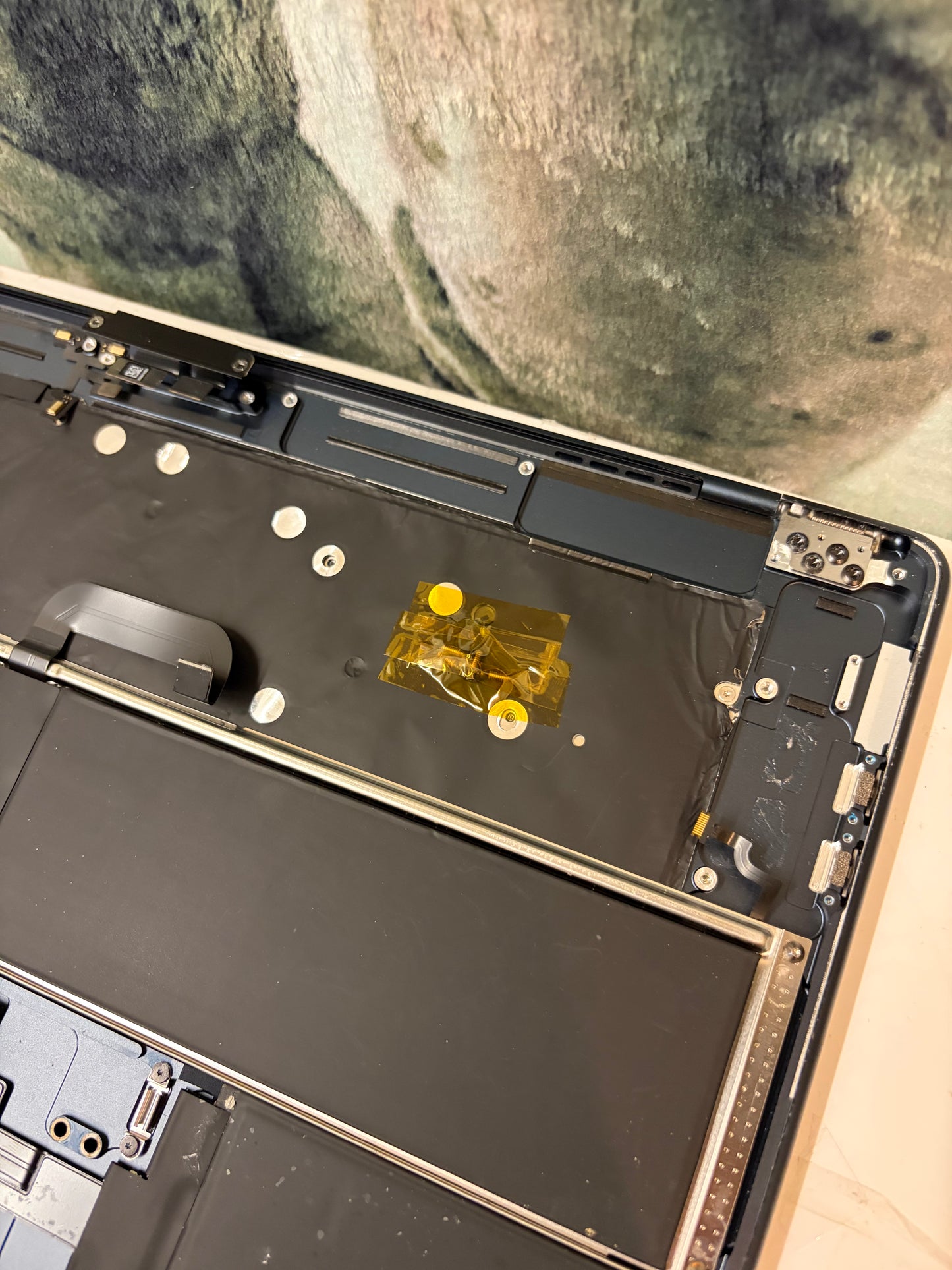 Apple Macbook Air 15 Inch M4 (2025) - Screen/Palmrest ONLY. Faulty