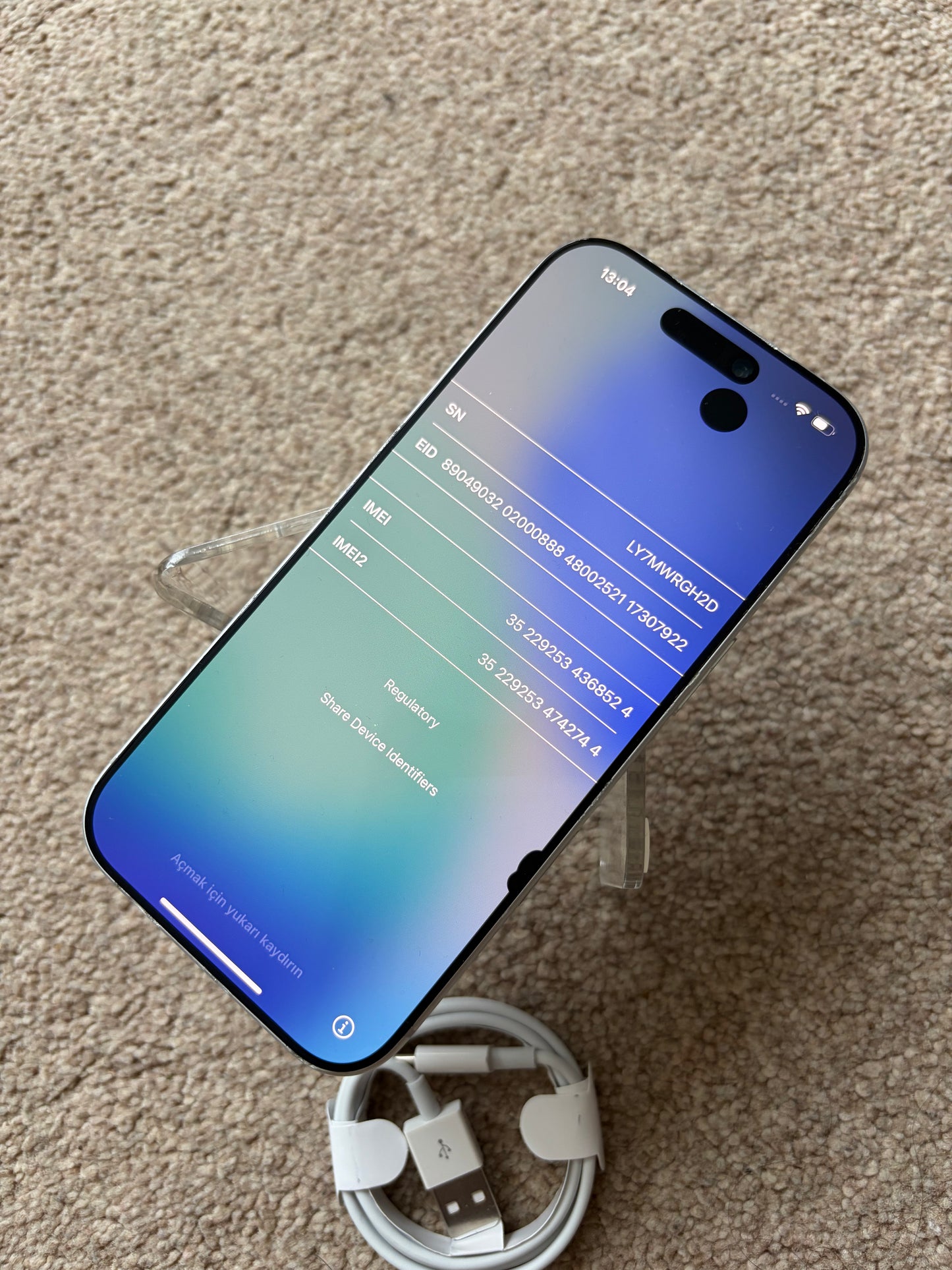 Apple iPhone 17 Pro - Silver - iCloud Locked/Faulty.