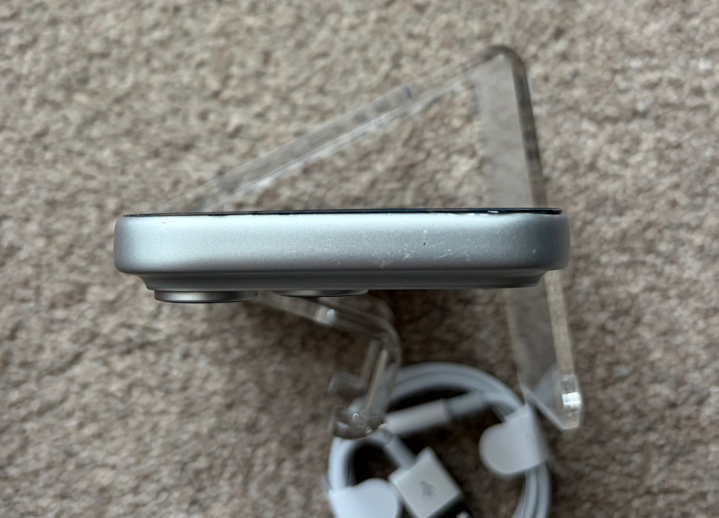 Apple iPhone 17 Pro - Silver - iCloud Locked/Faulty.