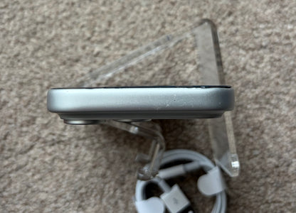 Apple iPhone 17 Pro - Silver - iCloud Locked/Faulty.