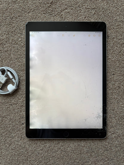 Apple iPad 9th Generation 64gb WiFi - Silver. FAULTY STOCK