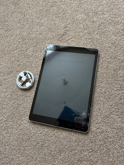 Apple iPad 9th Generation 64gb WiFi - Silver. FAULTY STOCK